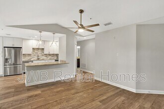 1655 The Greens Way in Jacksonville, FL - Building Photo - Building Photo