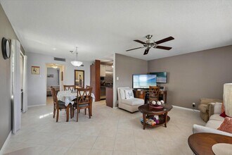 41 Easthampton B in West Palm Beach, FL - Building Photo - Building Photo