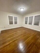 4240 Holly St, Unit 2N in Kansas City, MO - Building Photo - Building Photo