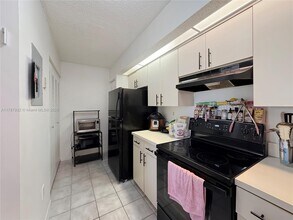 8660 SW 212th St in Cutler Bay, FL - Building Photo - Building Photo