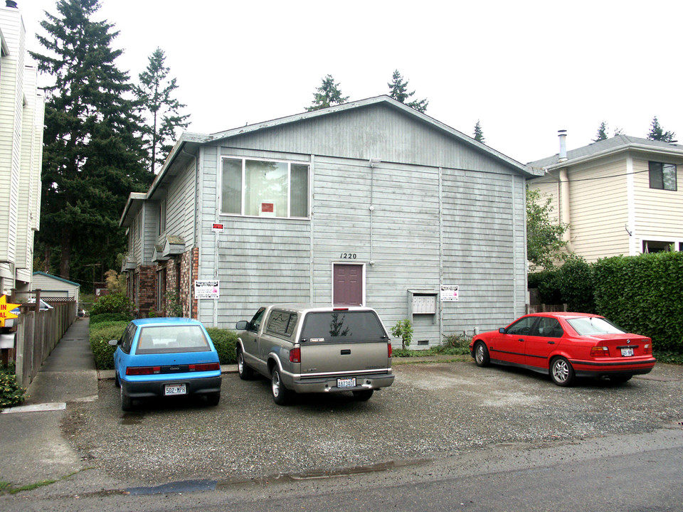 1220 N 137th St in Seattle, WA - Building Photo