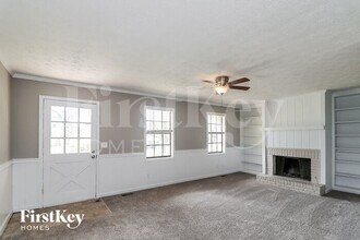 3762 Cambridge Dr SW in Marietta, GA - Building Photo - Building Photo