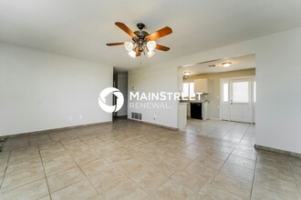 7400 W Calle Medina in Tucson, AZ - Foto de edificio - Building Photo