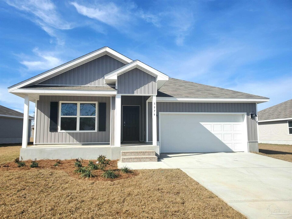 5974 Smarty Jones Wy in Pensacola, FL - Building Photo