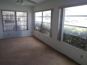 3211 Westford Ln in Sarasota, FL - Building Photo - Building Photo