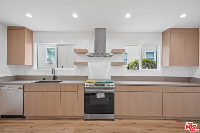 property at 1948 Alexandria Ave