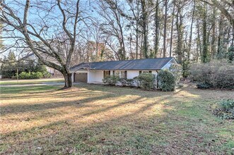 465 Windsor Parkway in Atlanta, GA - Building Photo - Building Photo