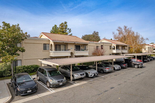 River Canyon Condominiums in Canyon Country, CA - Building Photo - Building Photo