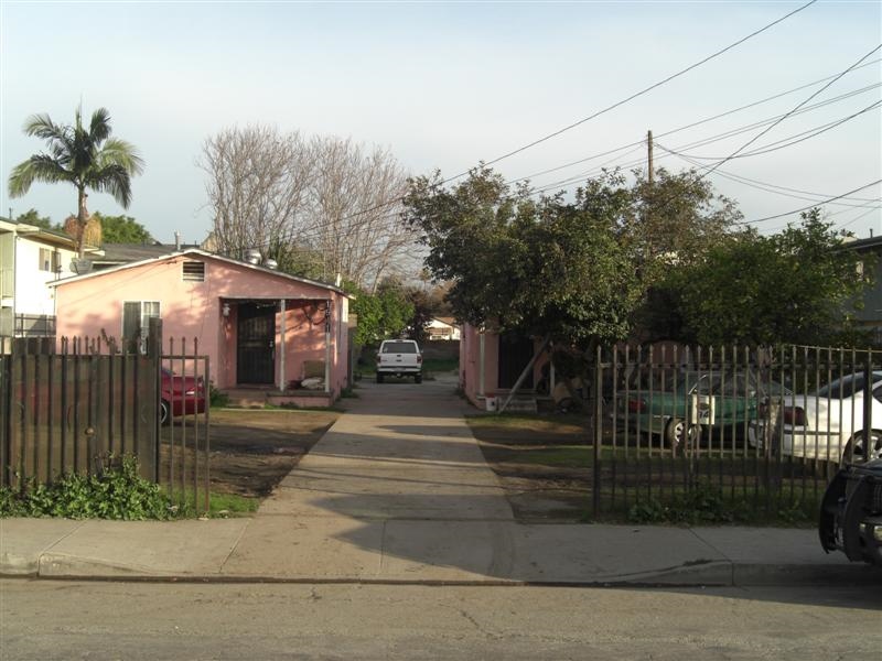 1941 E El Segundo Blvd in Compton, CA - Building Photo