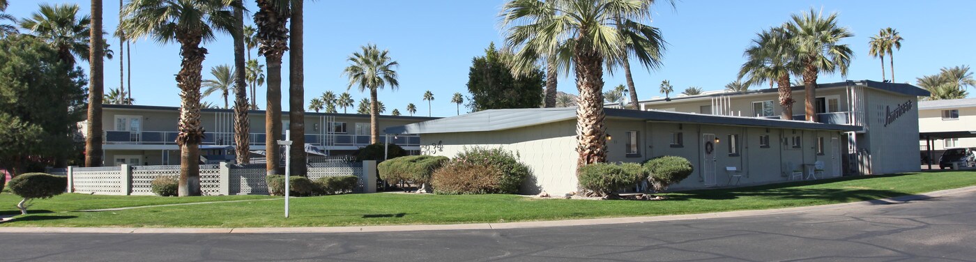 Americana Resort Apartments in Scottsdale, AZ - Building Photo