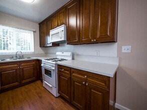 1936 Corning St in Los Angeles, CA - Building Photo - Interior Photo