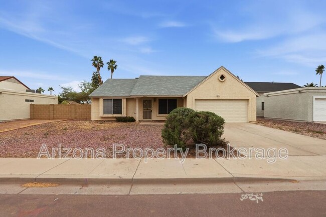 1352 E Todd Dr in Tempe, AZ - Building Photo - Building Photo