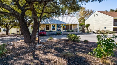 Torino Villas Apartments in San Antonio, TX - Foto de edificio - Building Photo