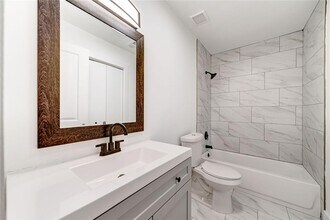 1060 Mathews Ct in Smyrna, GA - Building Photo - Building Photo