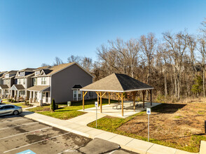 Woodland Hills Townhomes in Clarksville, TN - Building Photo - Building Photo