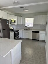 330 Dover St in Boca Raton, FL - Building Photo - Building Photo