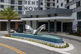 Soleste NoMi Beach in Aventura, FL - Foto de edificio - Building Photo