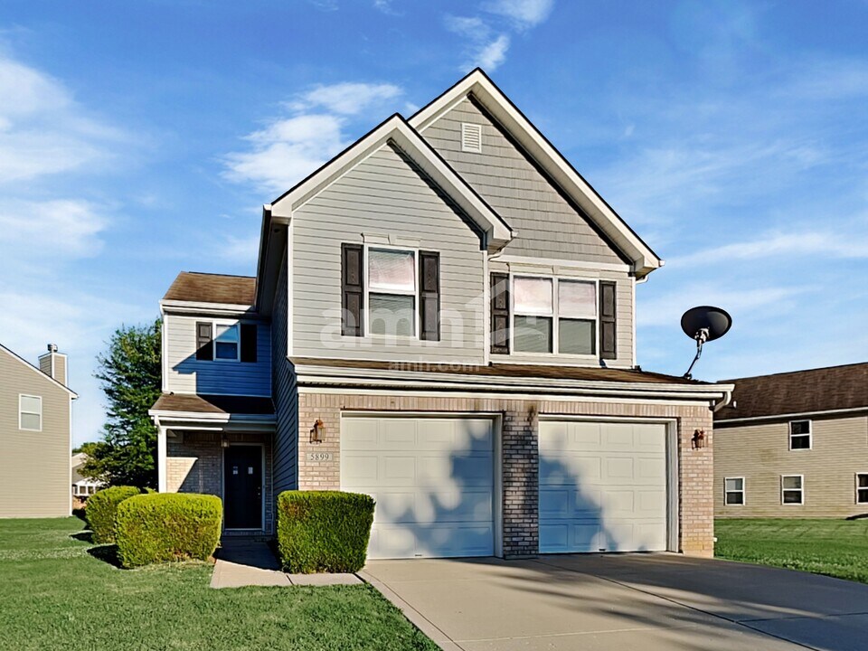 5899 Brookstone Dr in Indianapolis, IN - Building Photo