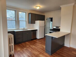 10 S Eckar St, Unit Top Floor in Irvington, NY - Building Photo - Building Photo