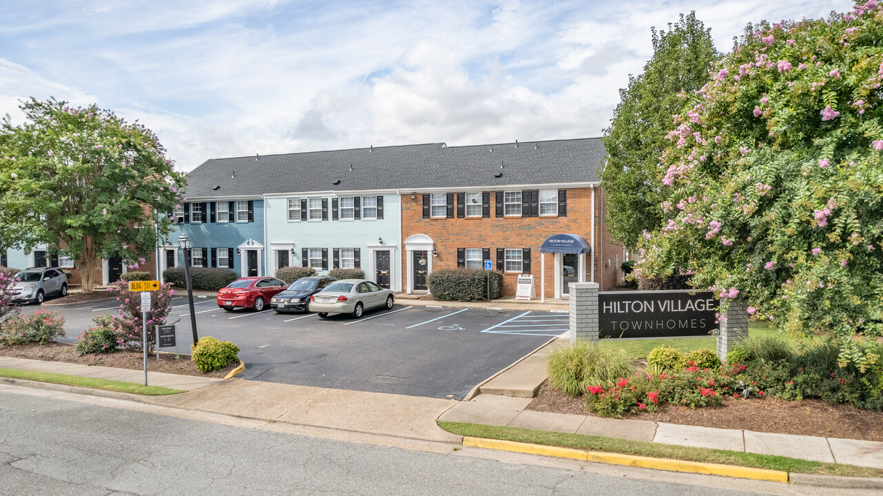 Hilton Village Townhomes in Newport News, VA - Building Photo