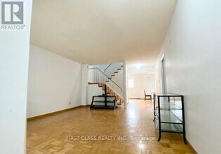 84 Homedale Dr in Toronto, ON - Building Photo - Building Photo
