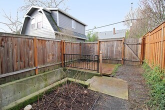 4417 N Gantenbein Ave in Portland, OR - Building Photo - Building Photo