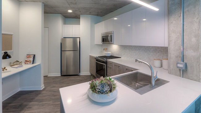 3418 N Lincoln Ave-Unit -401 in Chicago, IL - Building Photo - Building Photo