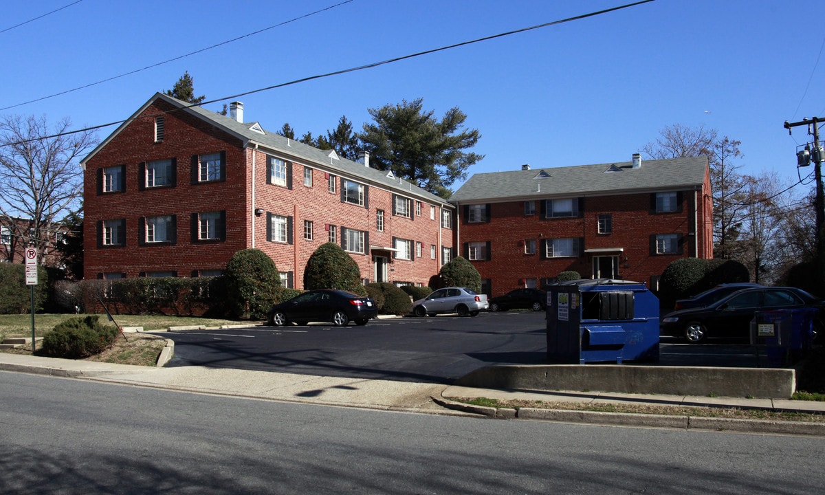 Randolph Street Apartments in Arlington, VA - Building Photo