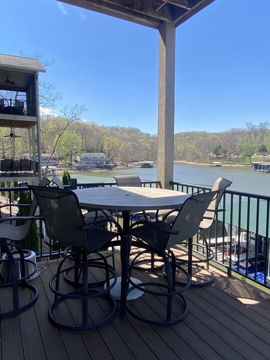 287 Mission Bay DR in Camdenton, MO - Building Photo