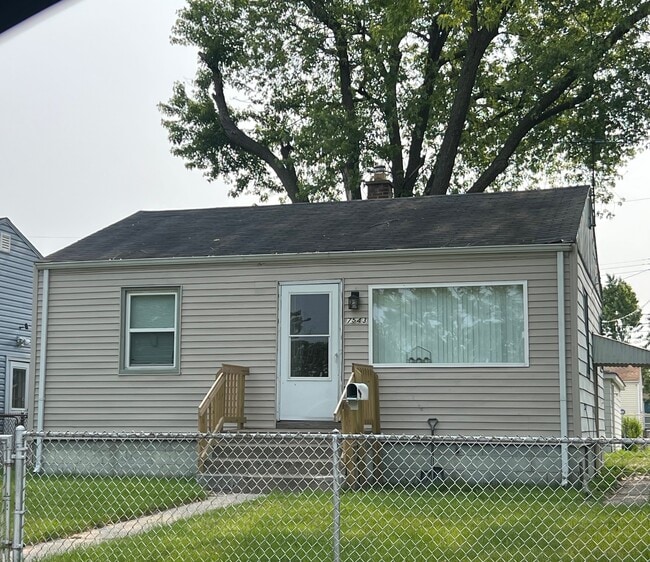 property at 7543 Linden Ave