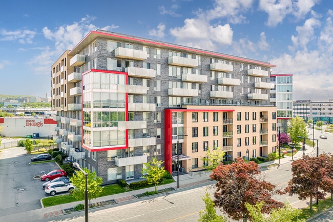 Rouge Condominiums Phase 1 in Montréal, QC - Building Photo - Building Photo