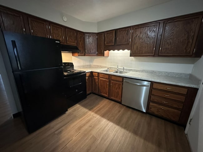 2426 Echo Valley Dr in Stow, OH - Building Photo - Building Photo