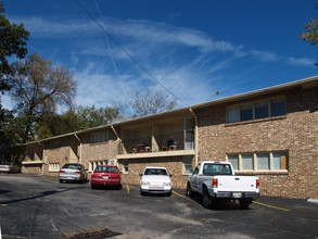 Hermitage House Apartments in Hermitage, TN - Building Photo - Building Photo