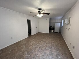 302 W Valley Rd in Harker Heights, TX - Building Photo