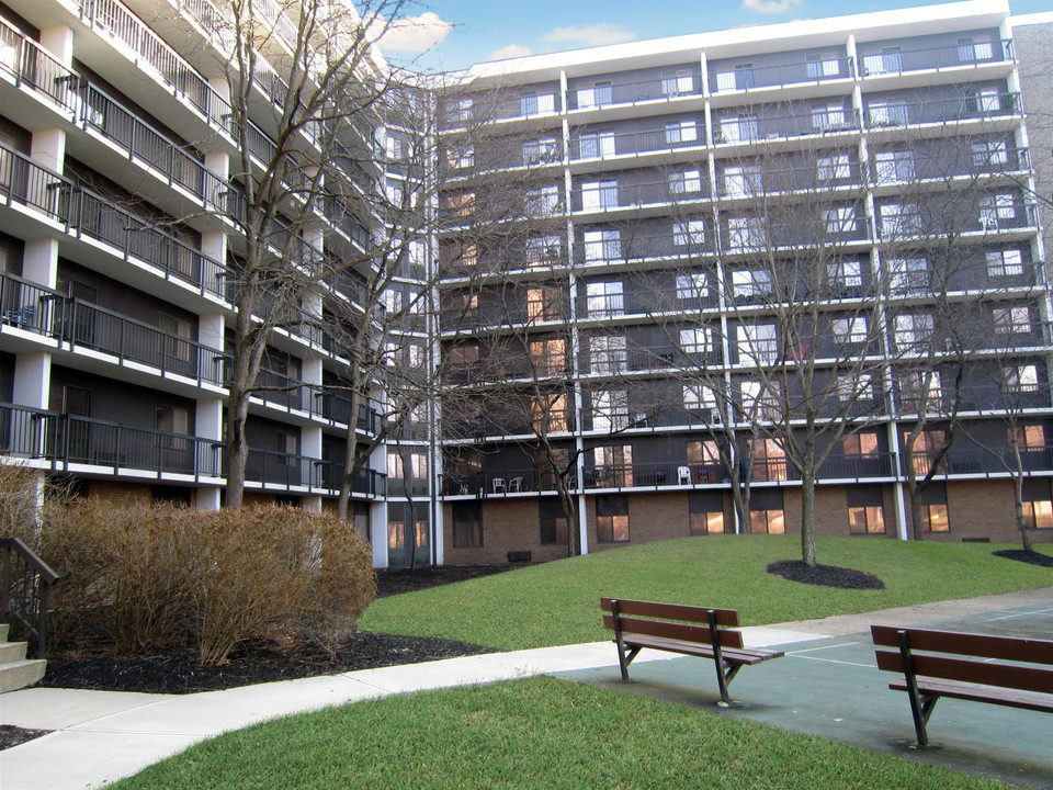 Eastland Manor in Columbus, OH - Building Photo