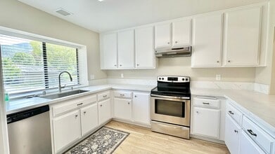 4123 Oak Island Ln in Fallbrook, CA - Building Photo - Building Photo