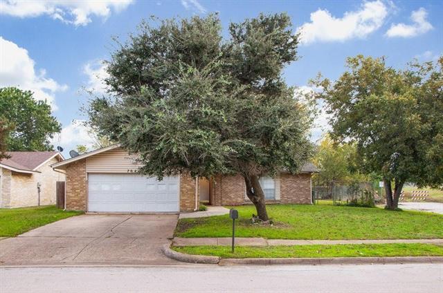 704 Thomas Chapel Dr in Arlington, TX - Building Photo - Building Photo