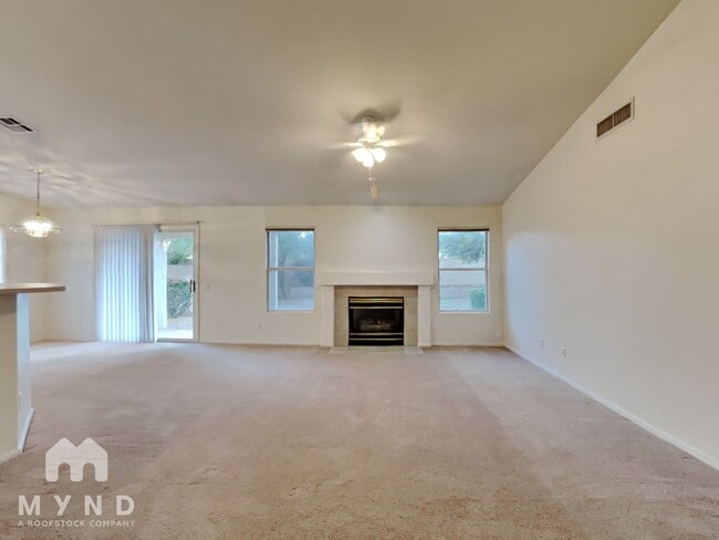 26224 N 45th St in Phoenix, AZ - Foto de edificio - Building Photo