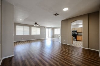 204 W Teakwood Pl in Chandler, AZ - Building Photo - Building Photo