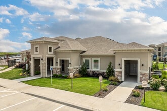 Cross Timbers Apartments in Greenville, TX - Foto de edificio - Building Photo