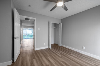 Villas on Rosemeade East in Dallas, TX - Building Photo - Interior Photo