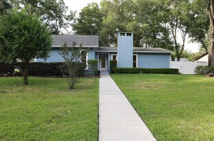 8108 SW 56th Ave in Gainesville, FL - Building Photo