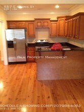 557 E Harris St in Savannah, GA - Building Photo - Building Photo