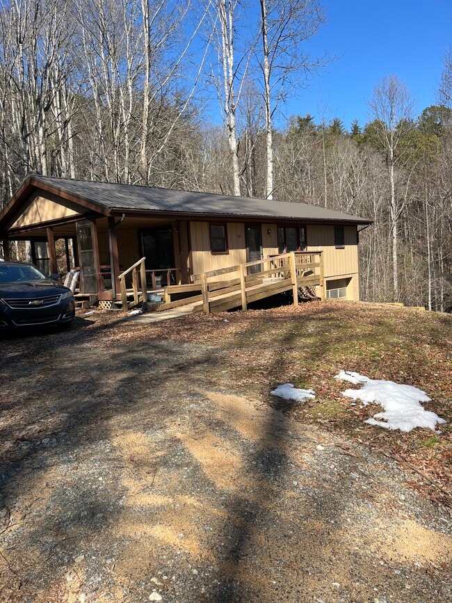 267 Bryson Rd in Brevard, NC - Building Photo - Building Photo