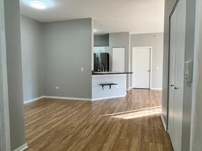 3275 Stratford Ct, Unit 1B in Lake Bluff, IL - Building Photo - Building Photo