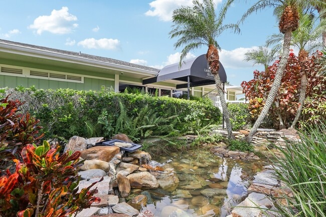 Lakeside Glen Apartments