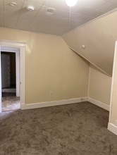 226 Cooke St, Unit 2 in Waterbury, CT - Building Photo - Building Photo