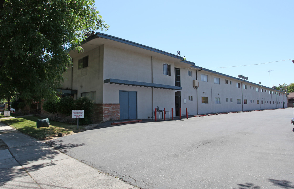 L150 - Orange Garden Apartments in Modesto, CA - Building Photo