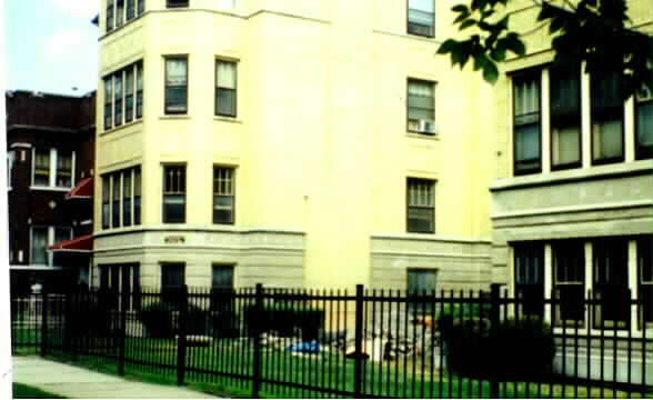 7945-53 S Langley Ave LLC in Chicago, IL - Foto de edificio