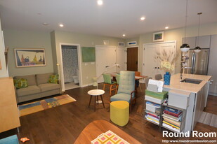 45 Burnett St in Boston, MA - Building Photo